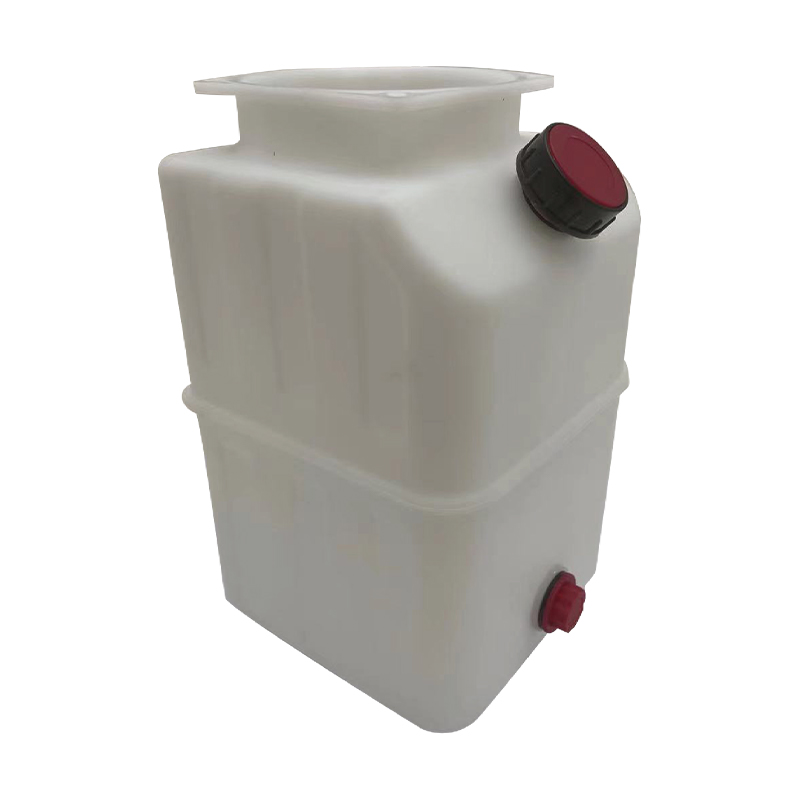 プラスチック燃料タンク